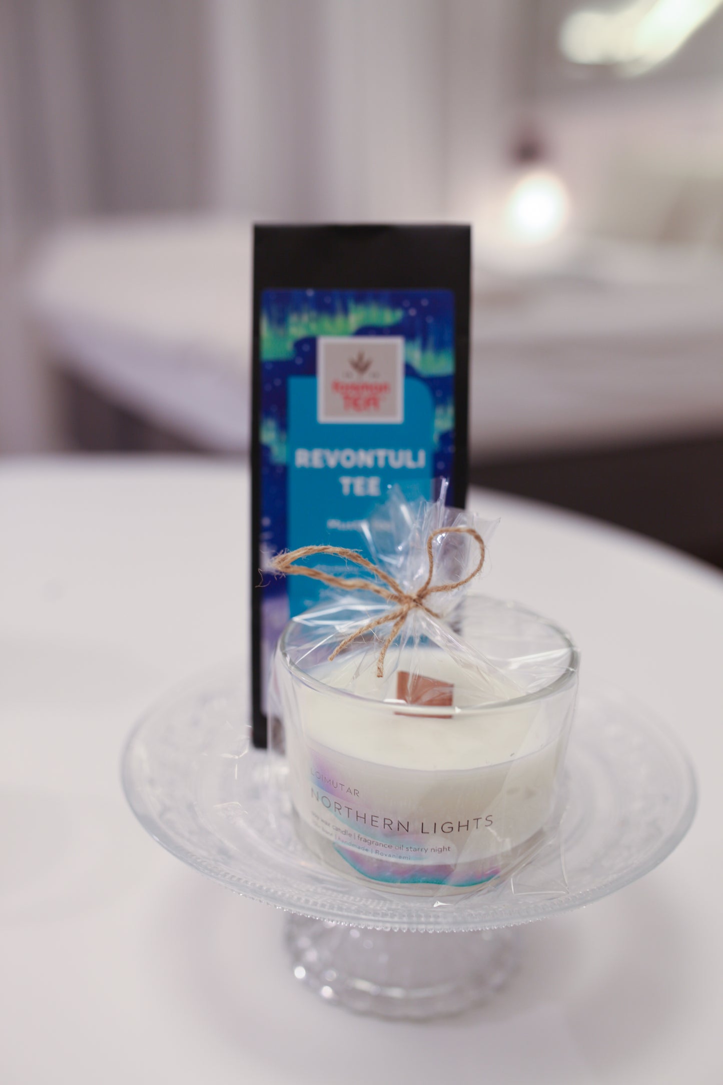 Northern Lights wooden heart candle