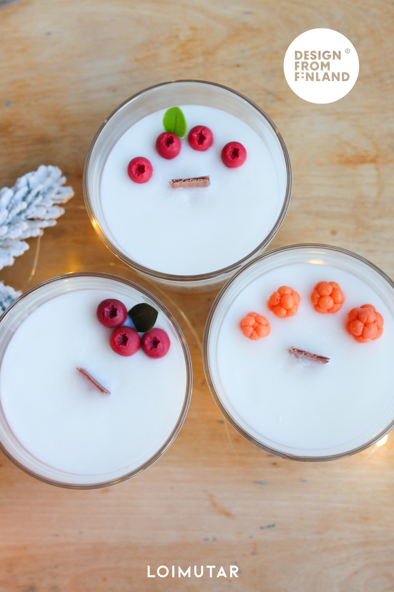 Wooden heart candle lingonberry