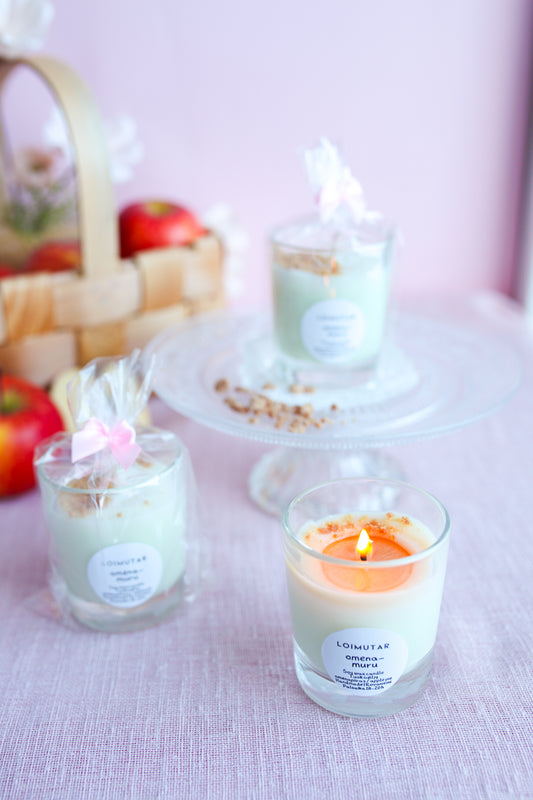 Omenan tuoksuinen kynttilä