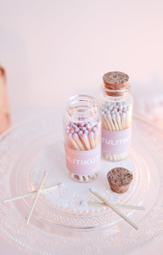 LOIMUTAR-tulitikut lasipullossa