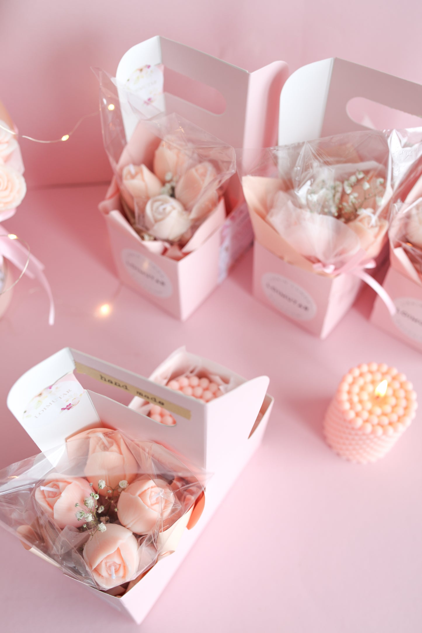 Kartonkirasia, lahja, kukat