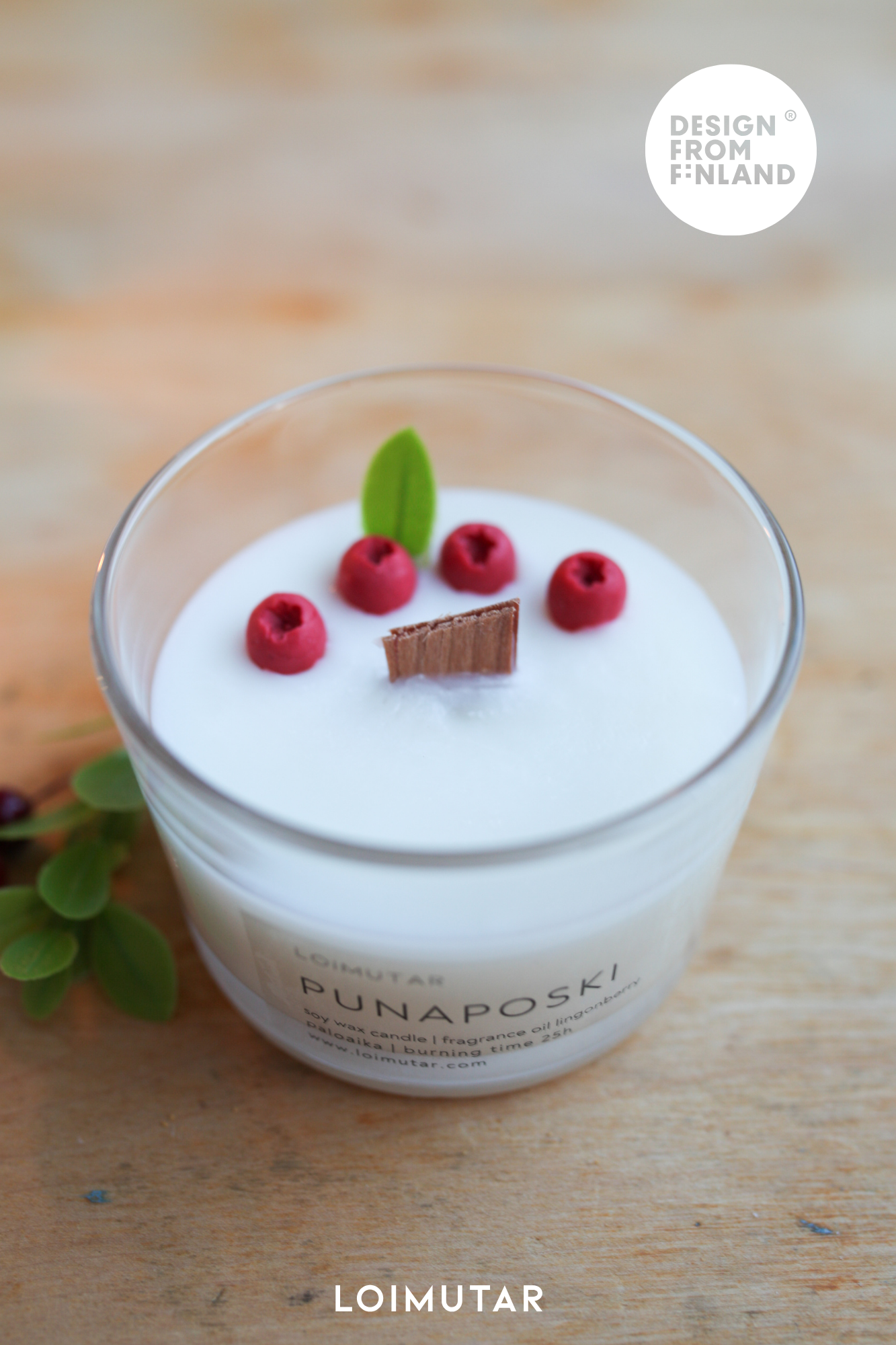 Wooden heart candle lingonberry