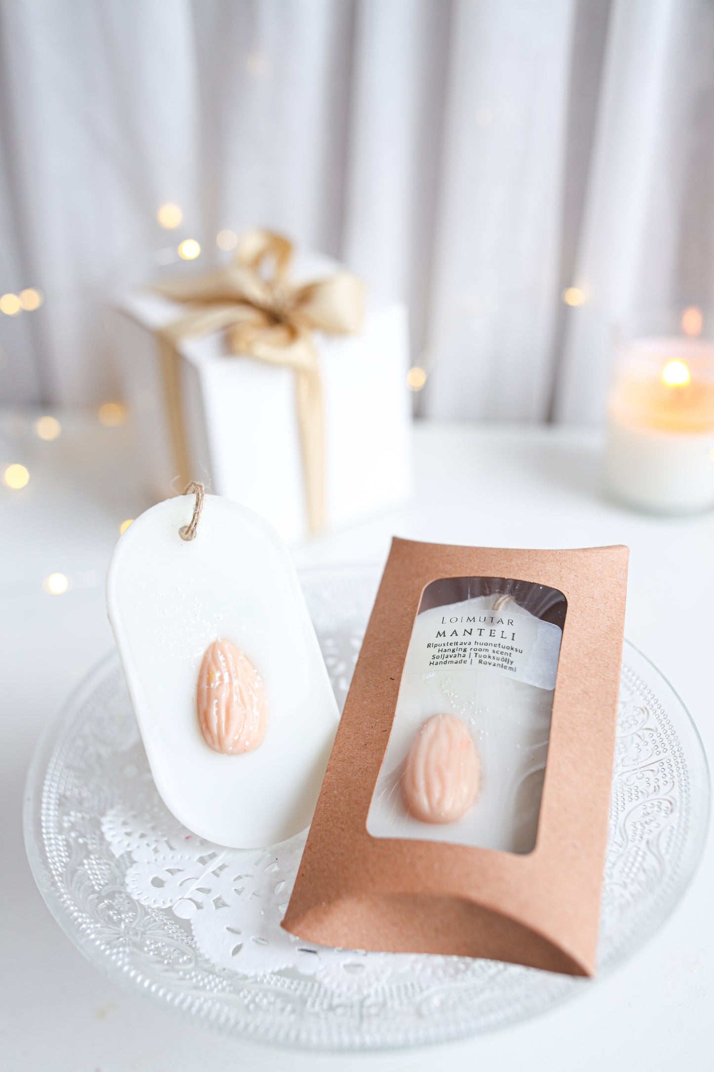 Room fragrance almond