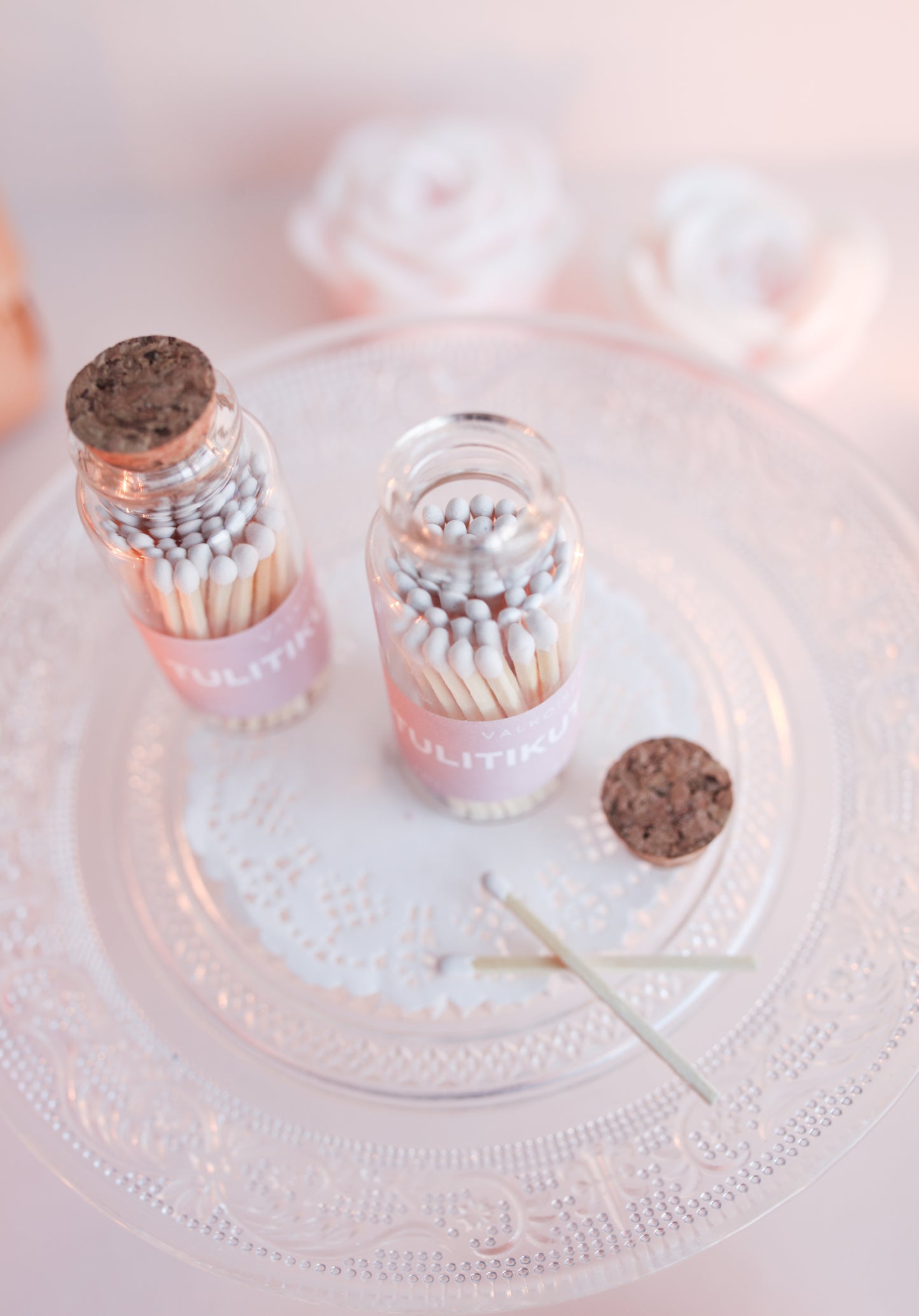 LOIMUTAR-tulitikut lasipullossa