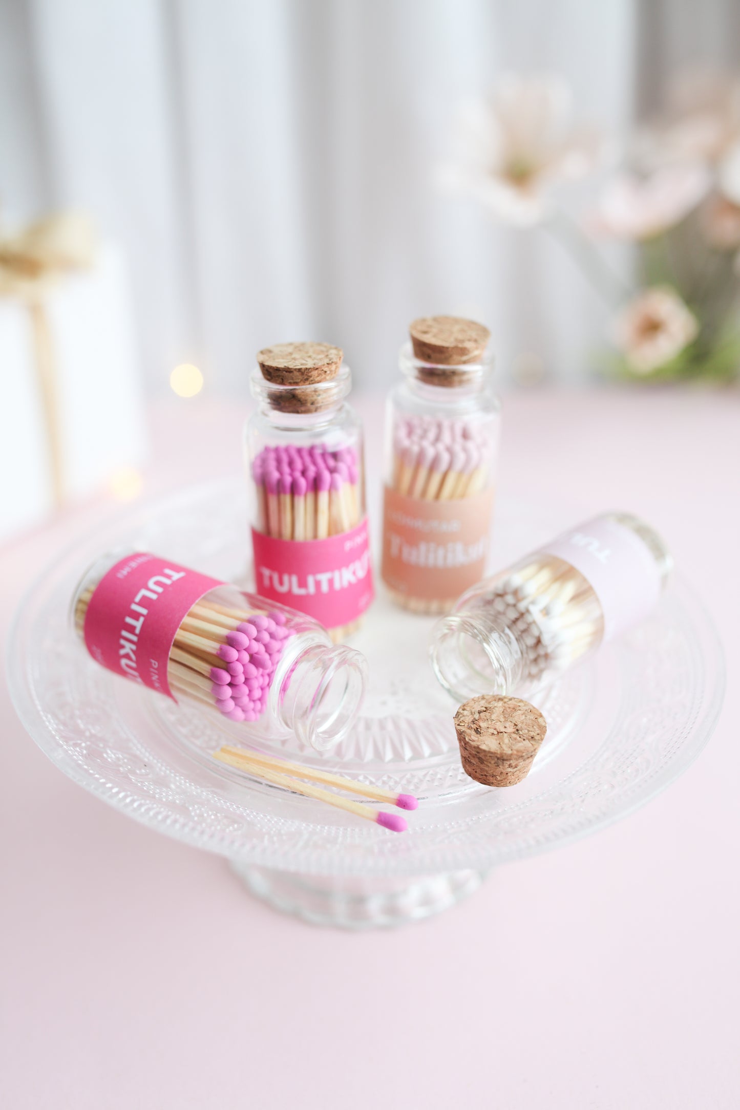 LOIMUTAR-tulitikut lasipullossa