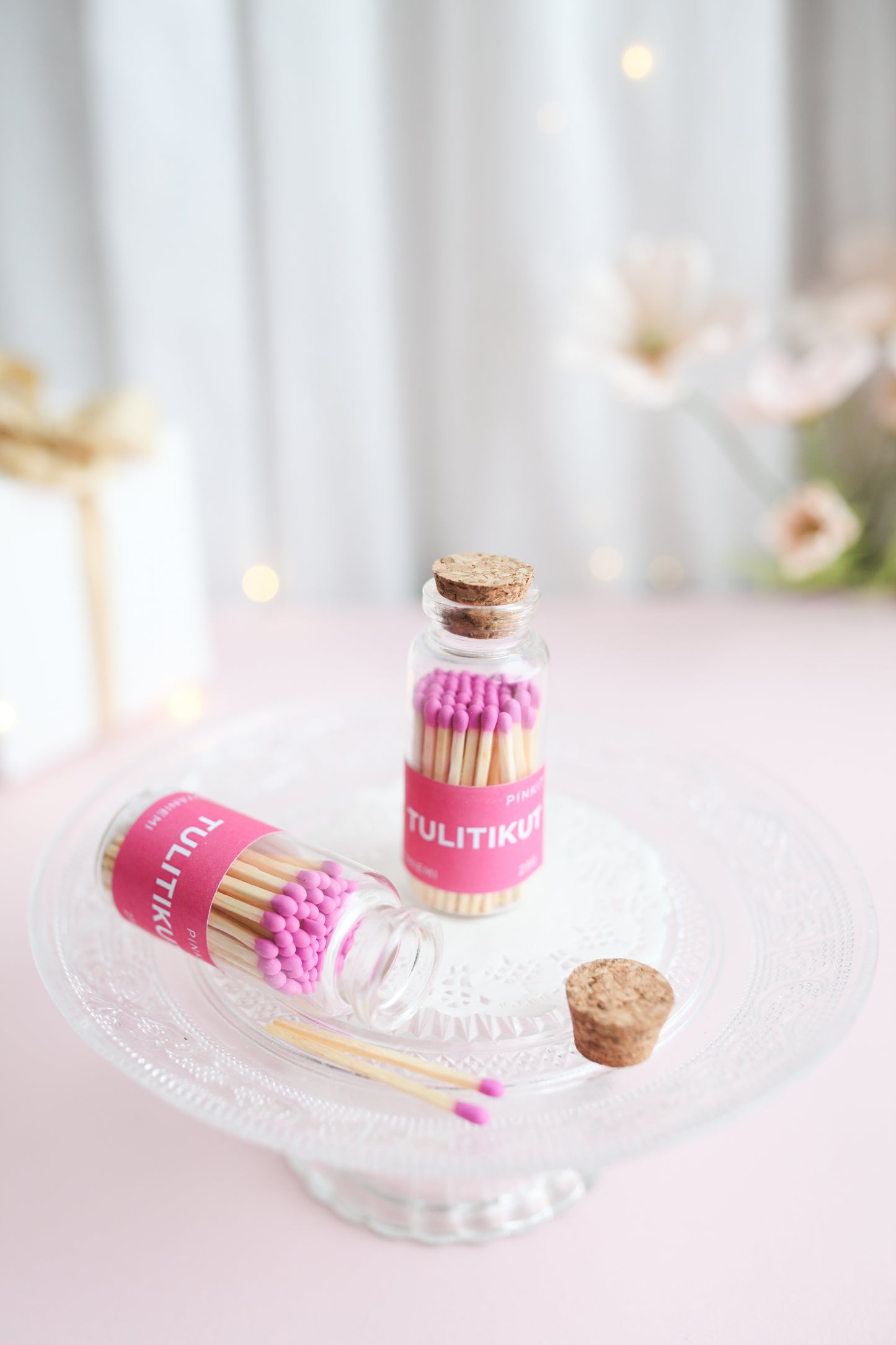 LOIMUTAR-tulitikut lasipullossa