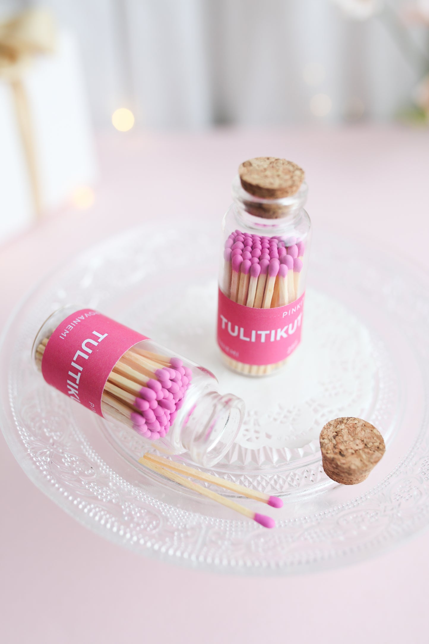 LOIMUTAR-tulitikut lasipullossa